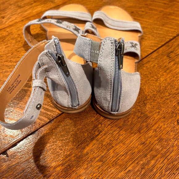 Frye and Co Size 9.5 gray ankle sandals Soles look brand new - Picture 4 of 6